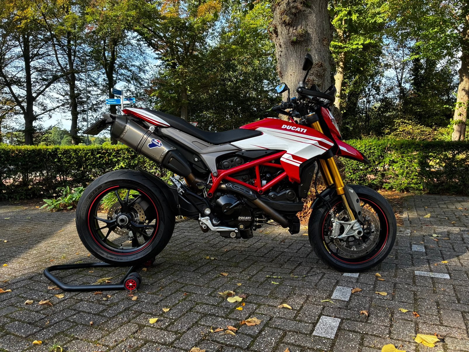 Ducati Hypermotard 939 SP (2017), Motoren, 2 cilinders, Motorrijbewijs A, Gebruikt, 939 cc