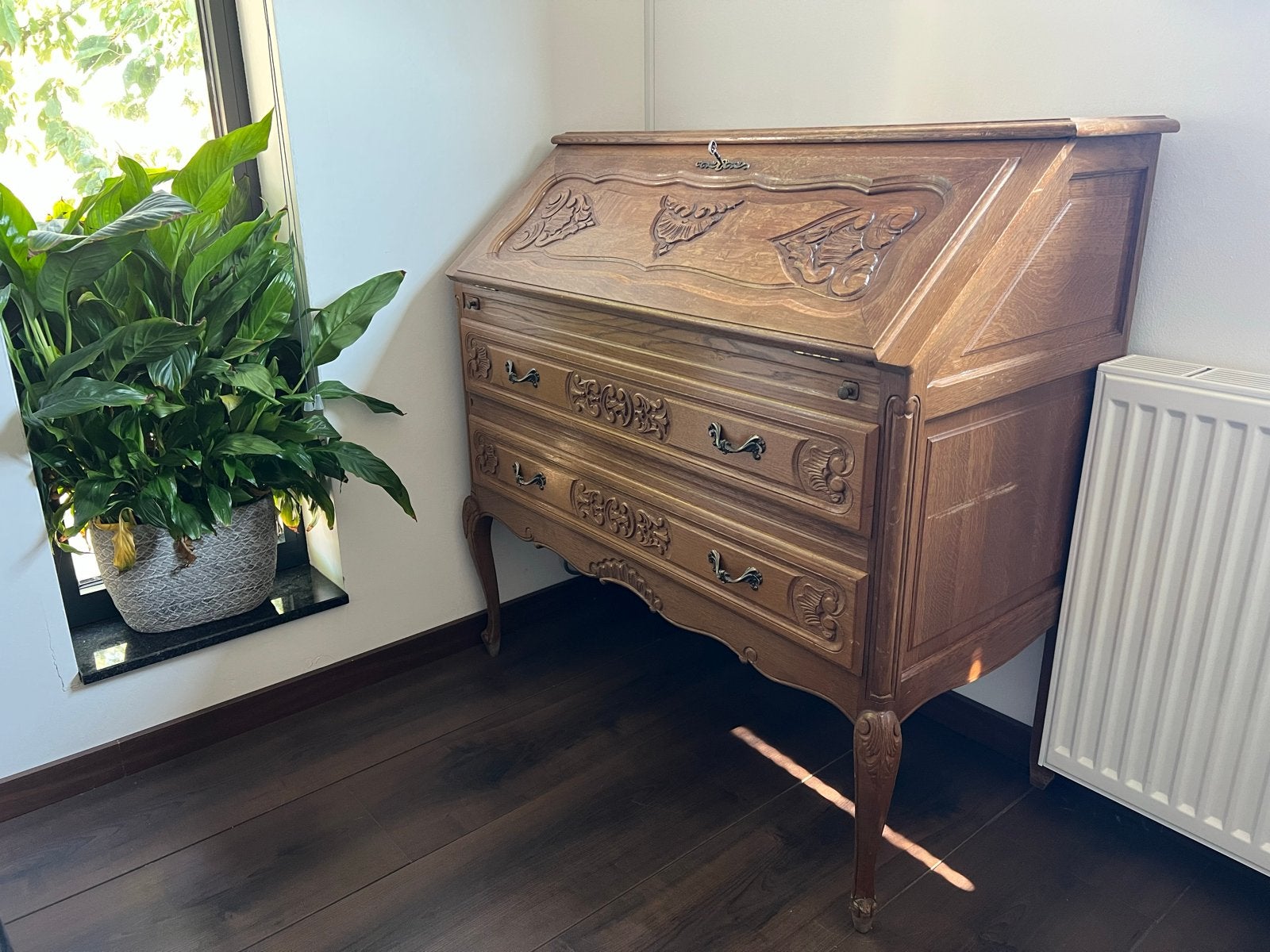 Antiek Eikenhouten Secretaire met Lades en Snijwerk, Ophalen