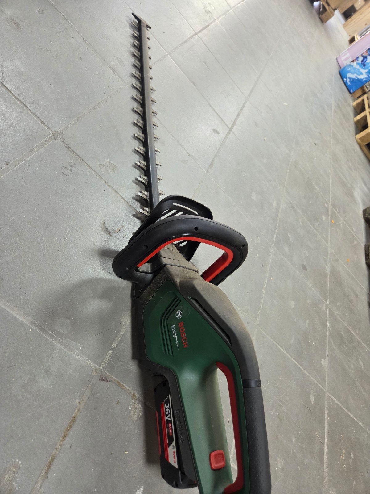 Bosch AdvancedHedgeCut 36V Heggenschaar - Zo goed als nieuw, Accu, Robert Bosch Power Tools GmbH, Max-Lang-Straße 40-46, 70771 Leinfelden-Echterdingen, Duitsland