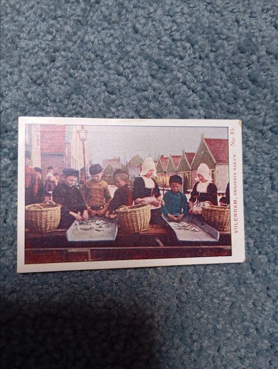 Vintage Volendam kaartje Ansjovis kaken, Ophalen of Verzenden, Voor 1940, Gebruikt
