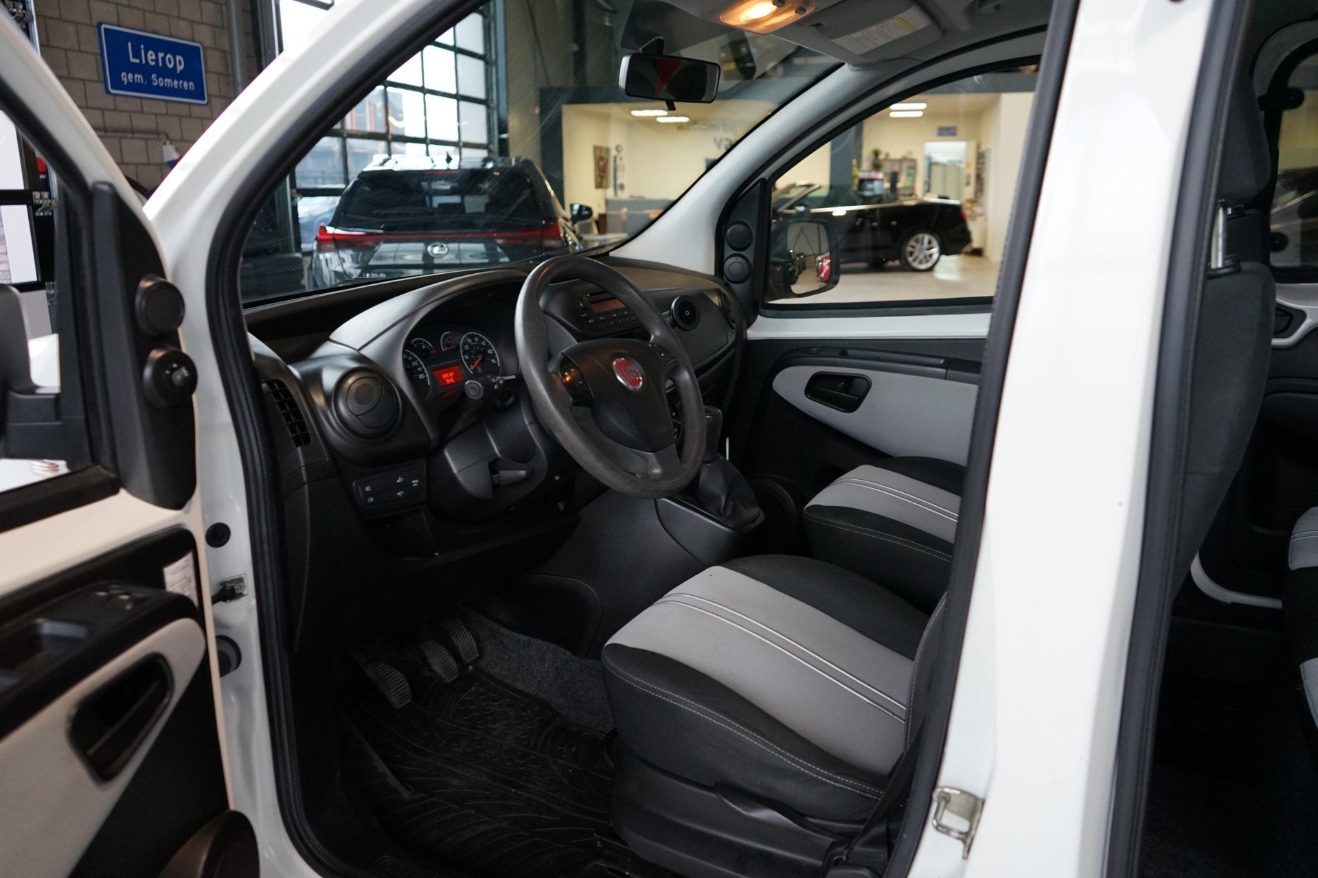 Fiat Qubo 1.4 Dynamic TREKHAAK | AIRCO | ONDERHOUDSHISTORIE, Auto's, Voorwielaandrijving, Euro 5, Zwart, 4 cilinders