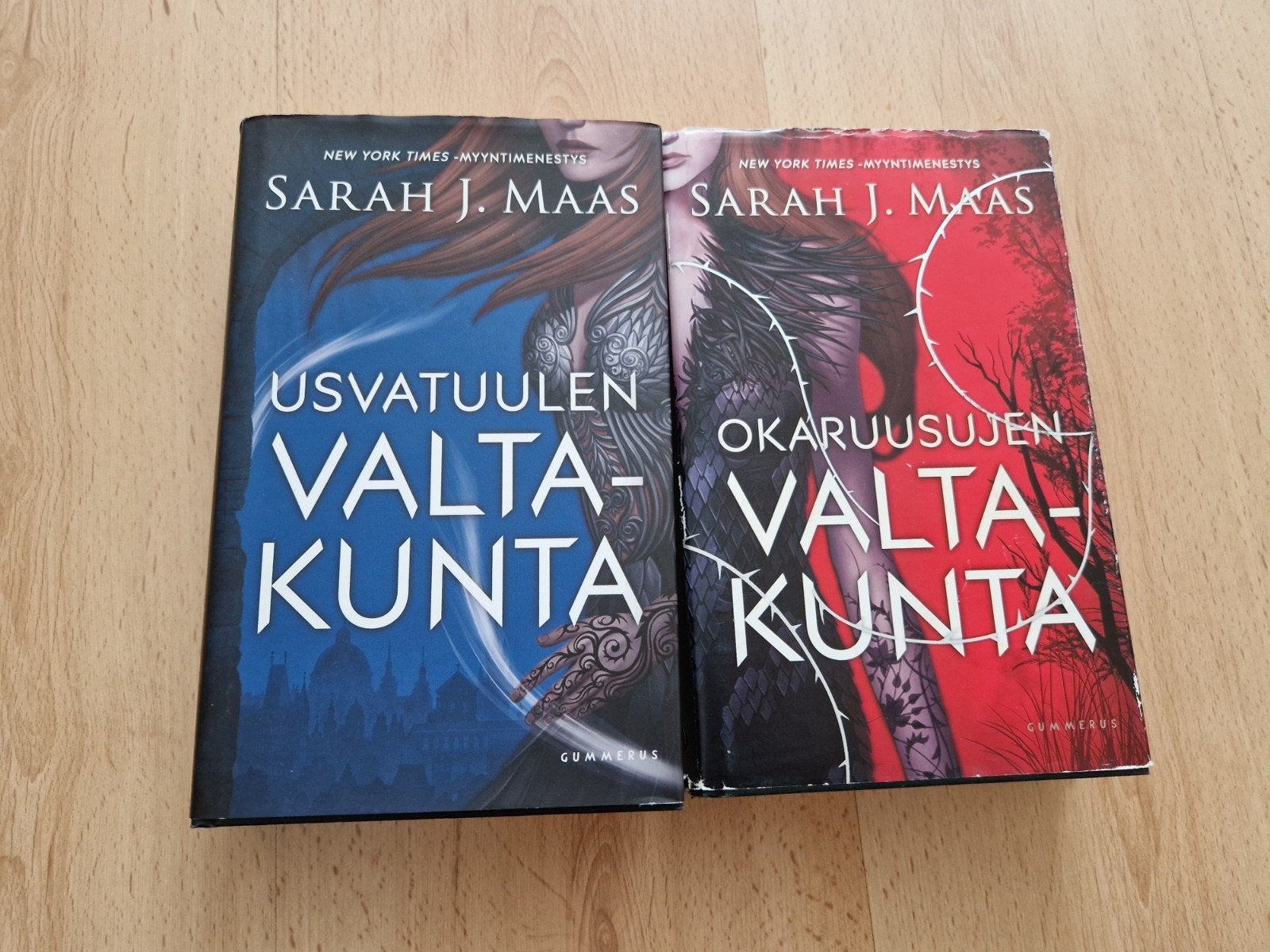 boeken fins sarah j maas acotar hardcover court of thorns, Boeken, Ophalen of Verzenden, Zo goed als nieuw