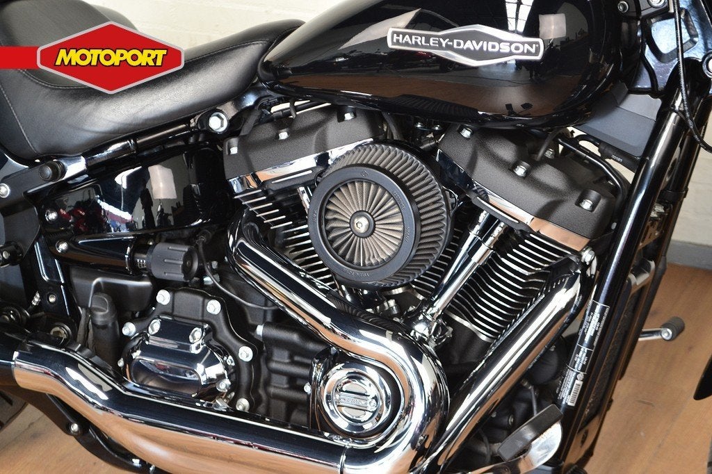 Harley-Davidson Sport Glide (bj 2019), Motoren, Motoren | Harley-Davidson, Laan van Vredenoord 33
2289 DA  Rijswijk, Chopper, Bedrijf
