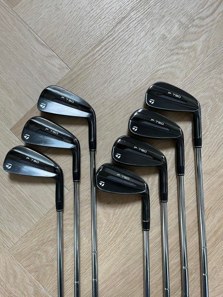 Taylormade p790 zwart/black ijzers/irons 4 - pw stiff shaft, Sport en Fitness, Golf, Ophalen, Zo goed als nieuw, Set, Mizuno