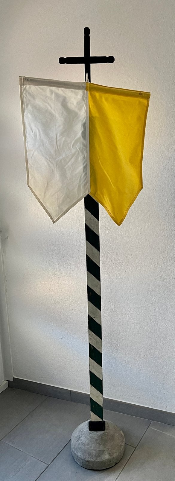 Brocante/Vintage Processiepaaltje uit Zuid-Limburg, Ophalen