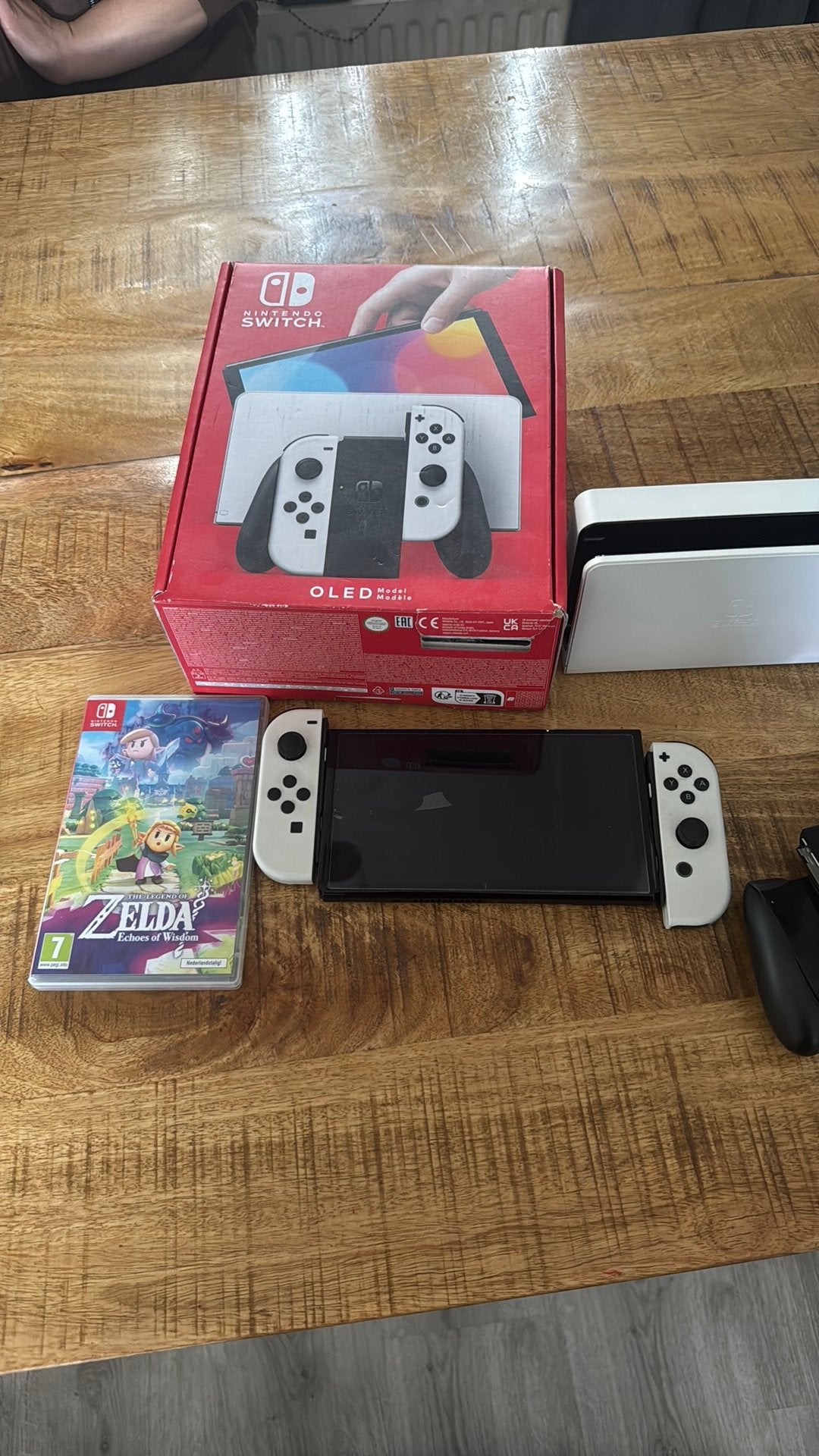 Nintendo switch oled, Spelcomputers en Games, Games | Nintendo Switch, Ophalen, Online, Overige genres, 1 speler