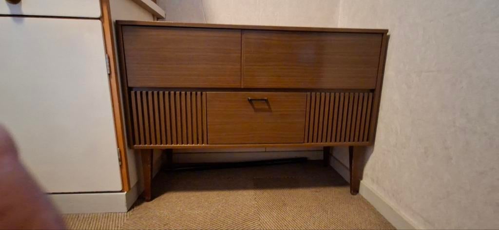 Vintage Radio Meubel met Platenspeler - Jaren '60, Antiek en Kunst, Antiek | Tv's en Audio, Ophalen
