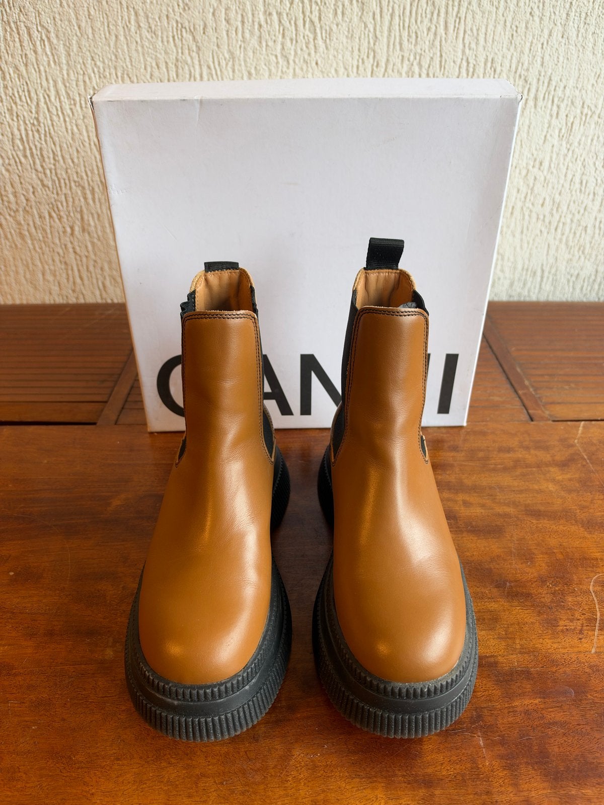 Ganni Chelsea Boots - Tiger's Eye - Maat 37, Ophalen of Verzenden, Zo goed als nieuw, Bruin, Lage of Enkellaarzen