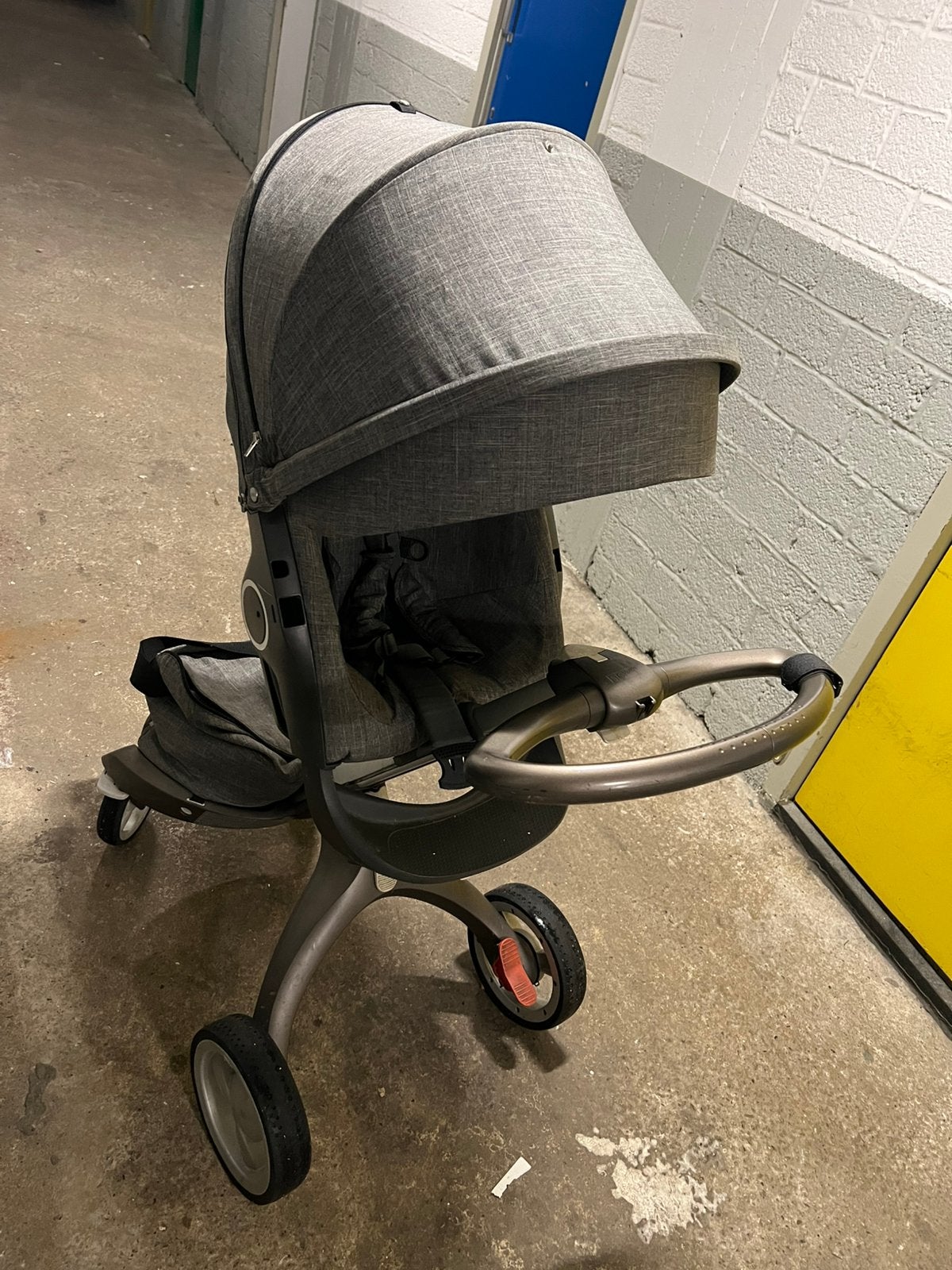 Stokke v4 grijs, Ophalen, Zo goed als nieuw, Overige merken