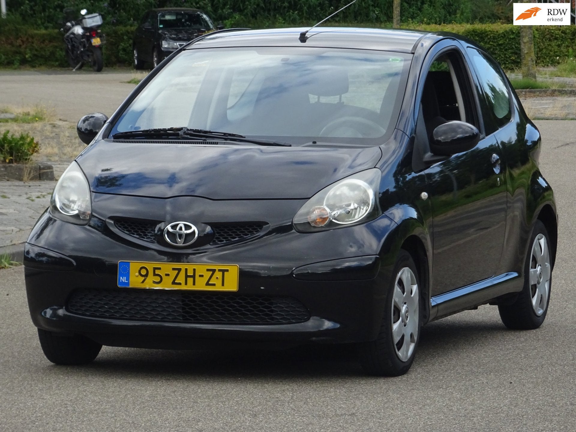 Toyota Aygo 1.0-12V + BJ2008 ELEKRAM/APK 09-04-2027, Voorwielaandrijving, Dealer onderhouden, Gebruikt, 4 stoelen