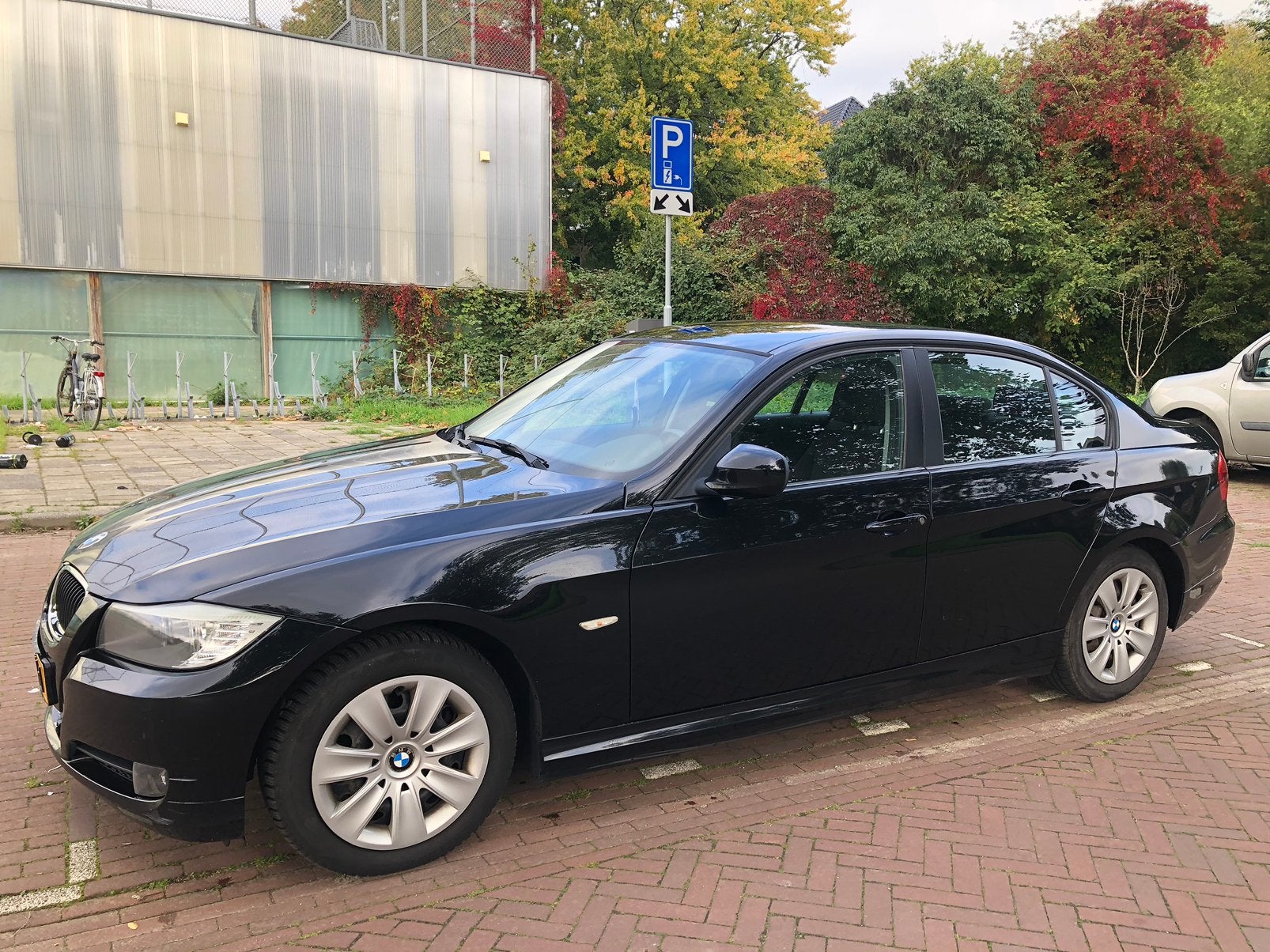 BMW 3-Serie 1.6 316I 2010 Zwart, 1599 cc, 4 cilinders, Origineel Nederlands, Handgeschakeld