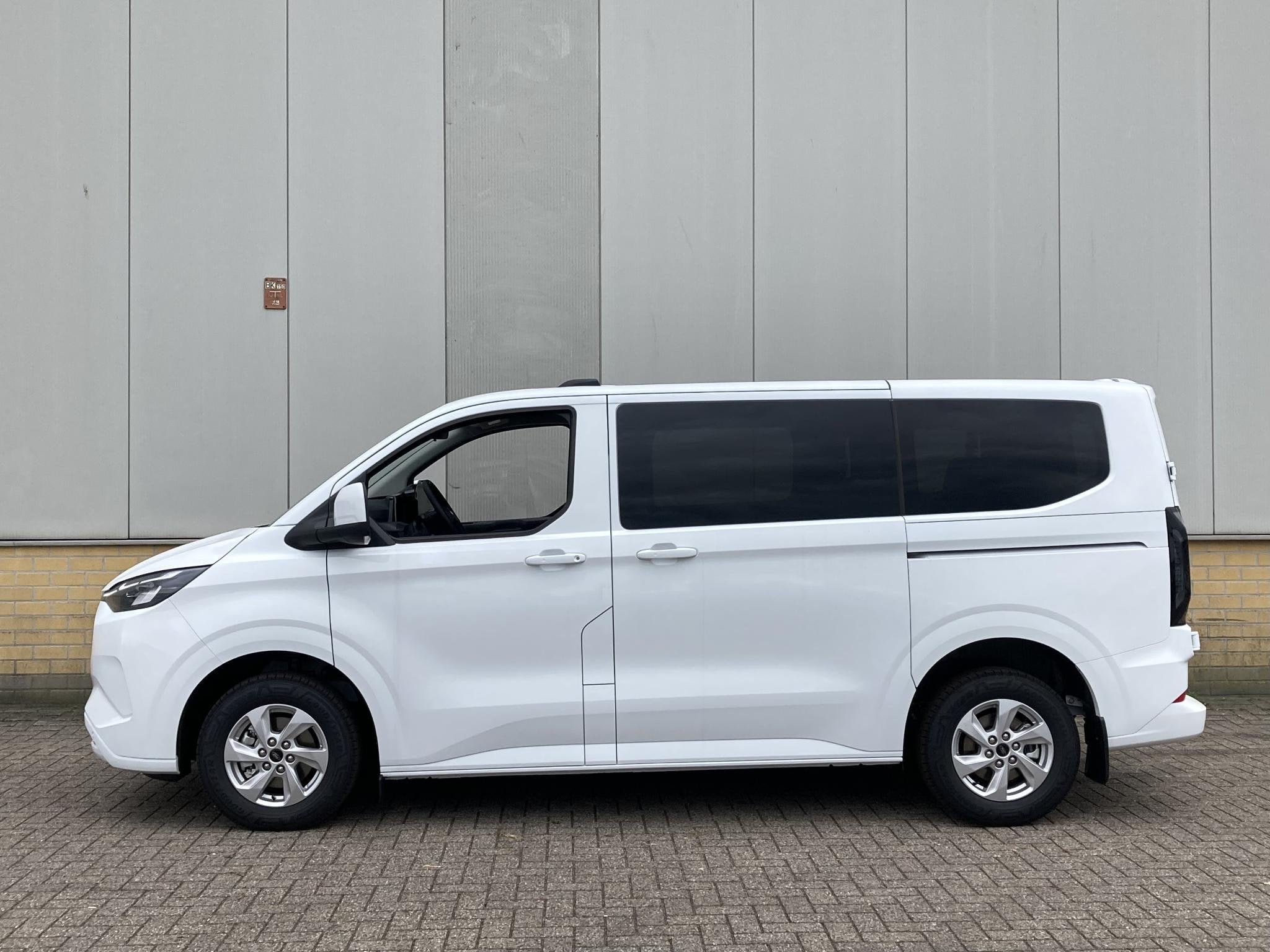 Ford Transit Custom 340 2.5 PHEV L1H1 Limited Kombi 8-pers V, Automatische klimaatregeling, Wit, Plug-in hybride, Bedrijf