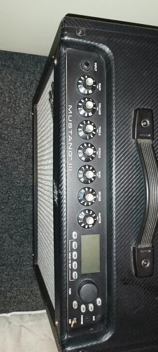 Fender Mustang 111 200Watt, Muziek en Instrumenten, Ophalen, Zo goed als nieuw, 100 watt of meer