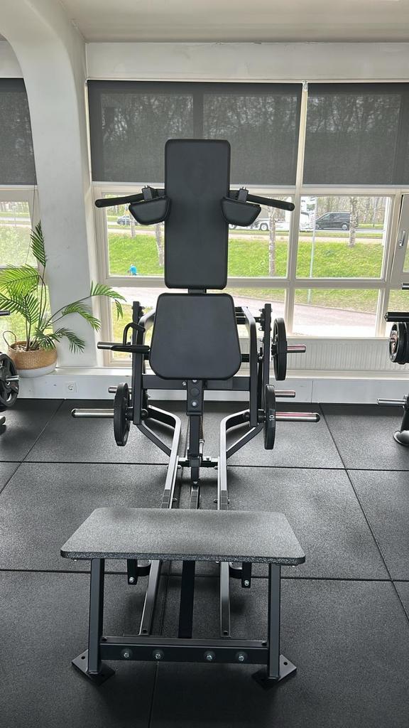 Hammer Strength V-Squat Machine, Sport en Fitness, Ophalen, Krachtstation, Zo goed als nieuw, Metaal