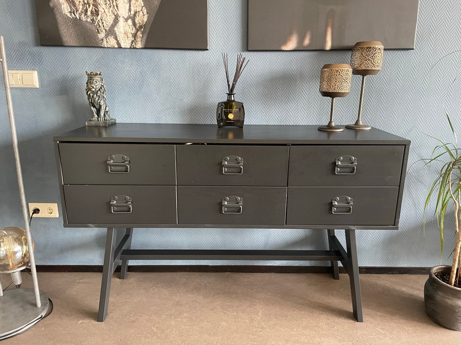 Zwart dressoir met lades en deuren, 85x140x44 cm, Ophalen, Gebruikt, 100 tot 150 cm, Met lade(s)