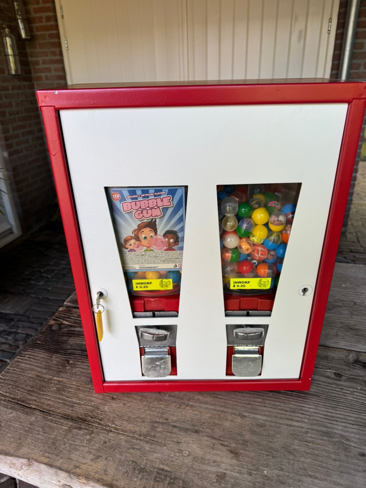 Kauwgomballenautomaten+ muurbak, Ophalen, Gebruikt