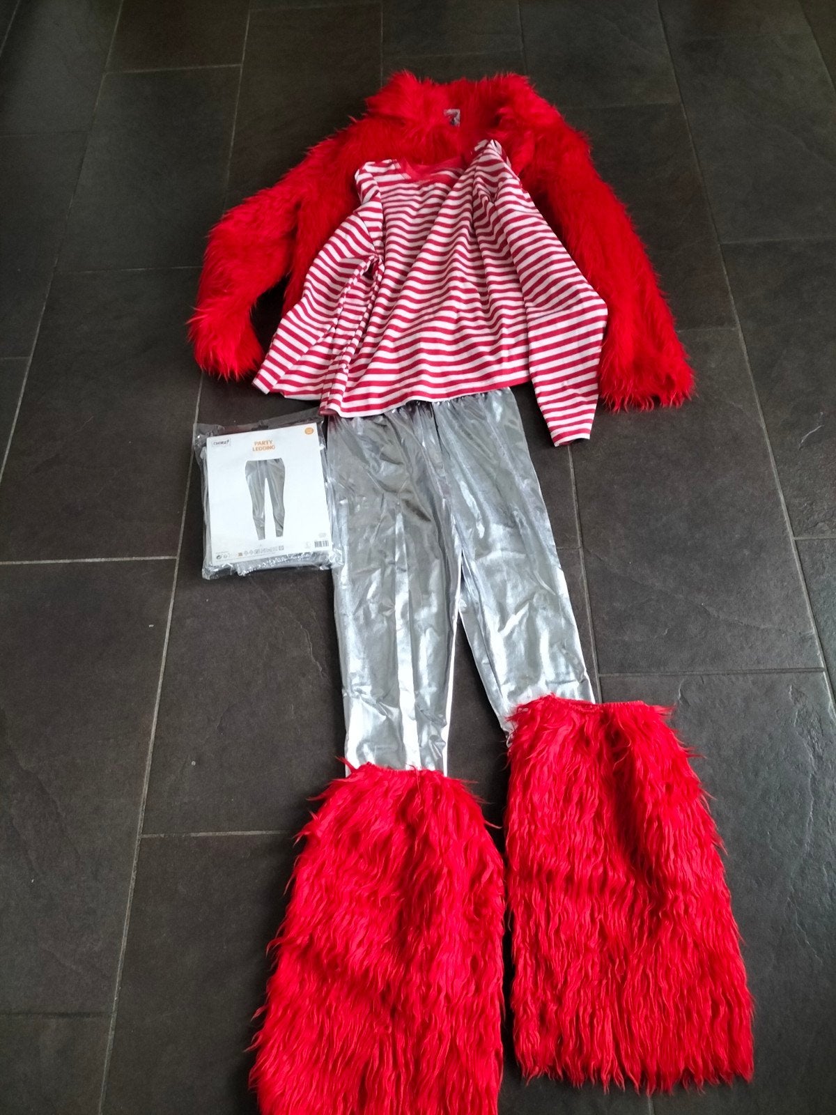 mooie carnavalsset maat m, Maat 38/40 (M), Carnaval, Ophalen of Verzenden, Zo goed als nieuw