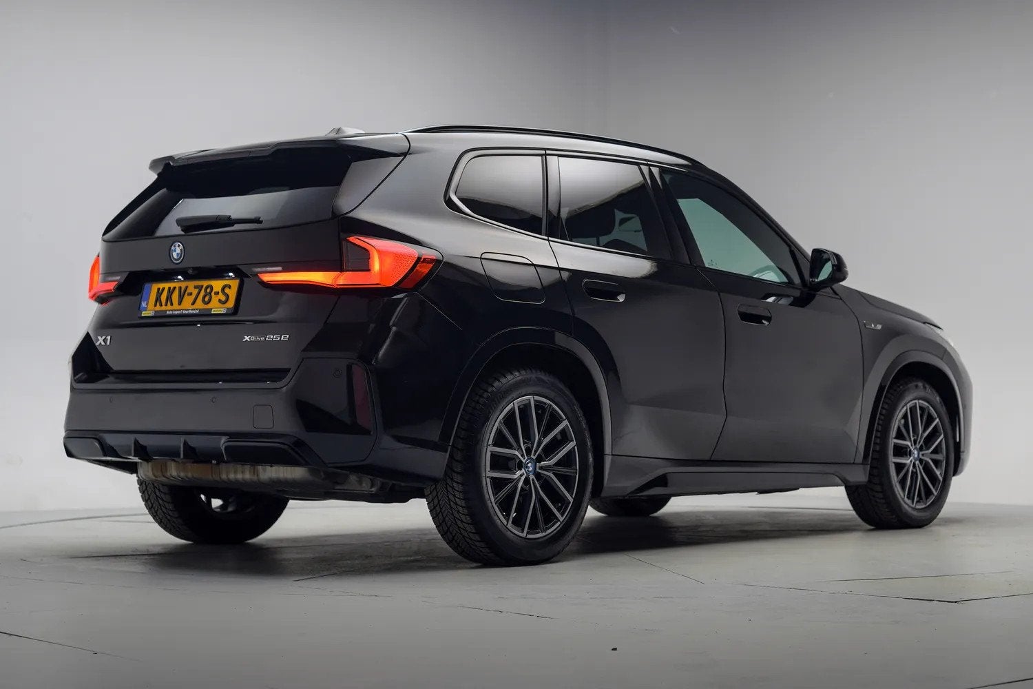 Foto 41 van BMW X1 xDrive25e M Sport Shadow [ SOH 92,5% ] [ LED HUD 360