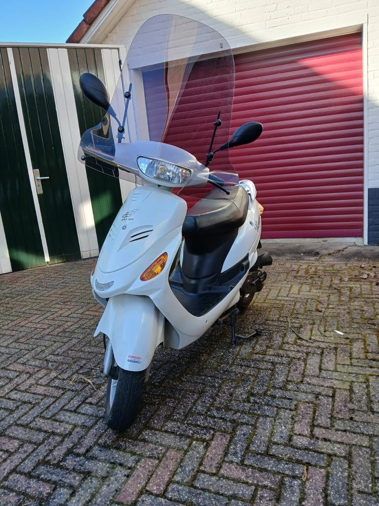 Benzhou scooter, bj. 2012, 5509km, Fietsen en Brommers, Ophalen, Gebruikt, Overige typen, Overige merken