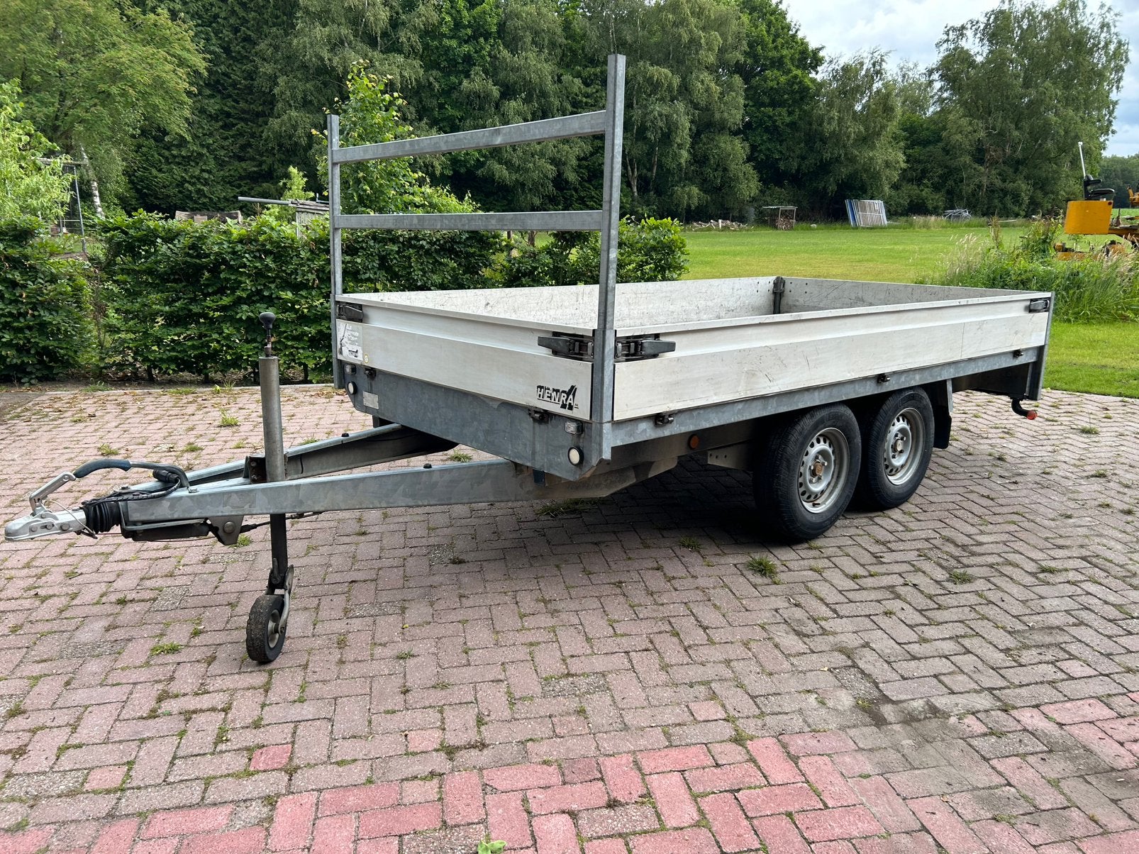 Nette robuuste Henra plateau aanhangwagen, Ophalen, Gebruikt