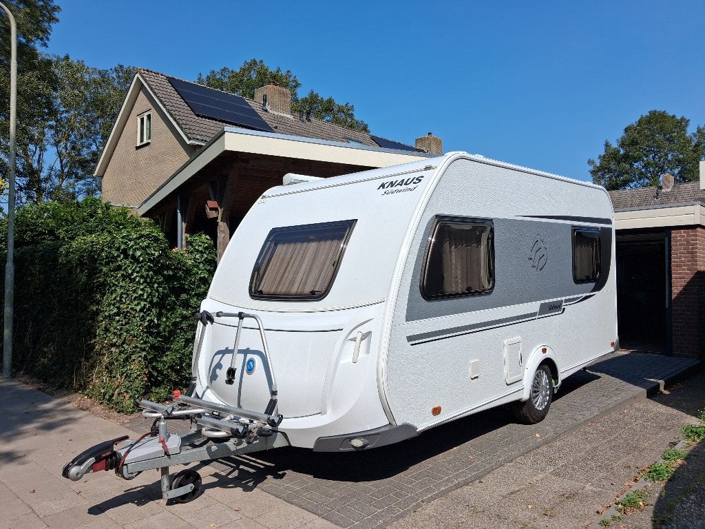 Knaus caravan sudwind 450 (2014) met voortent en luifel, Treinzit, Particulier, Kachel, 5 tot 6 meter