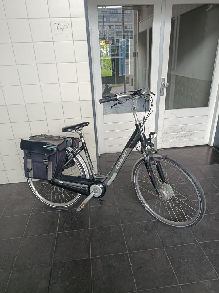 Giant elektrische fiets single, Fietsen en Brommers, Fietsen | Dames | Damesfietsen, Ophalen of Verzenden, Zo goed als nieuw, Giant