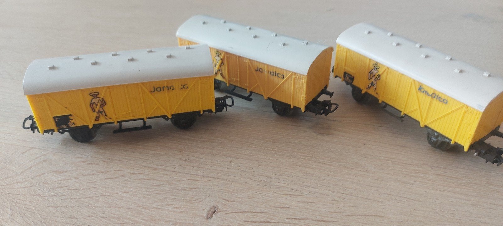 3 Märklin DB/Jamaica bananenwagens artnr 4509, Hobby en Vrije tijd, Modeltreinen | H0, Arnold, Gelijkstroom, Wagon, Ophalen of Verzenden