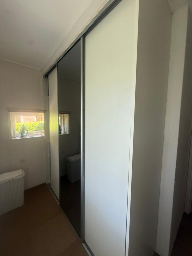 Inbouwkast met railsysteem - GRATIS, Huis en Inrichting, Ophalen, Zo goed als nieuw, 50 tot 75 cm, 200 cm of meer