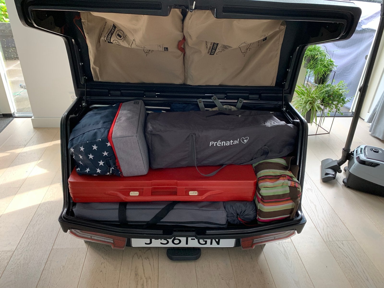 Towbox V3 trekhaakkoffer te huur, Ophalen