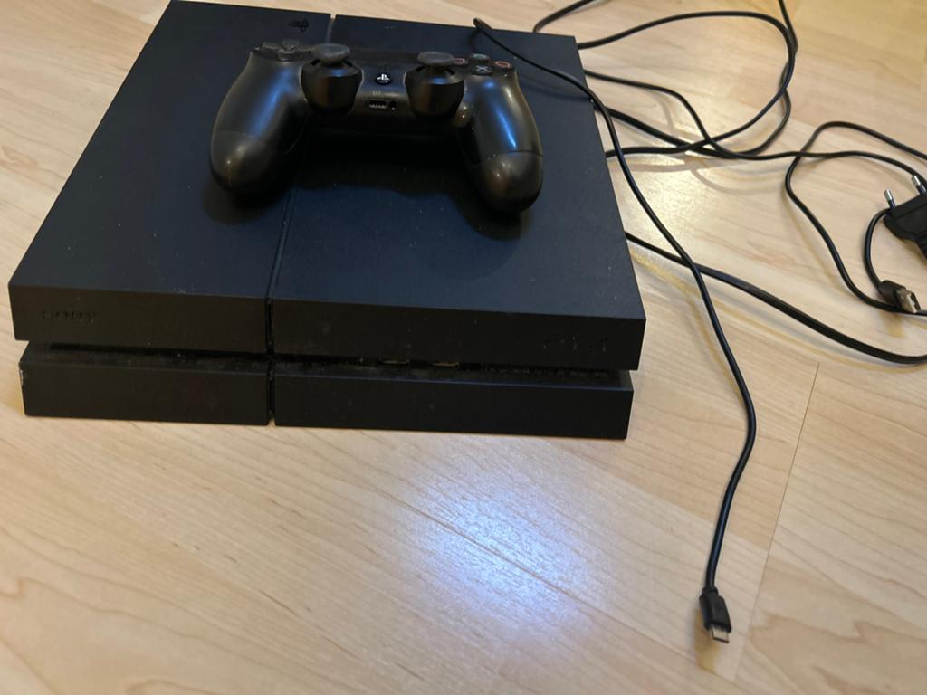 PlayStation 4 met controller en kabels, Spelcomputers en Games, Spelcomputers | Sony PlayStation 4, Ophalen, Met 1 controller