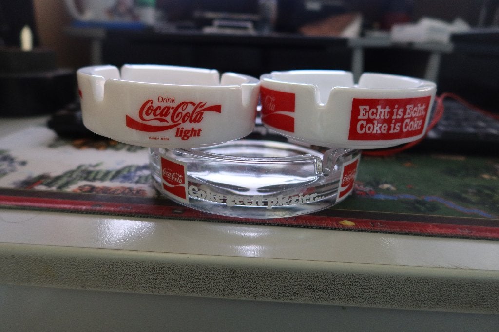 3 Coca-Cola asbakken uit de jaren 70/80, Ophalen of Verzenden, Zo goed als nieuw, Asbak