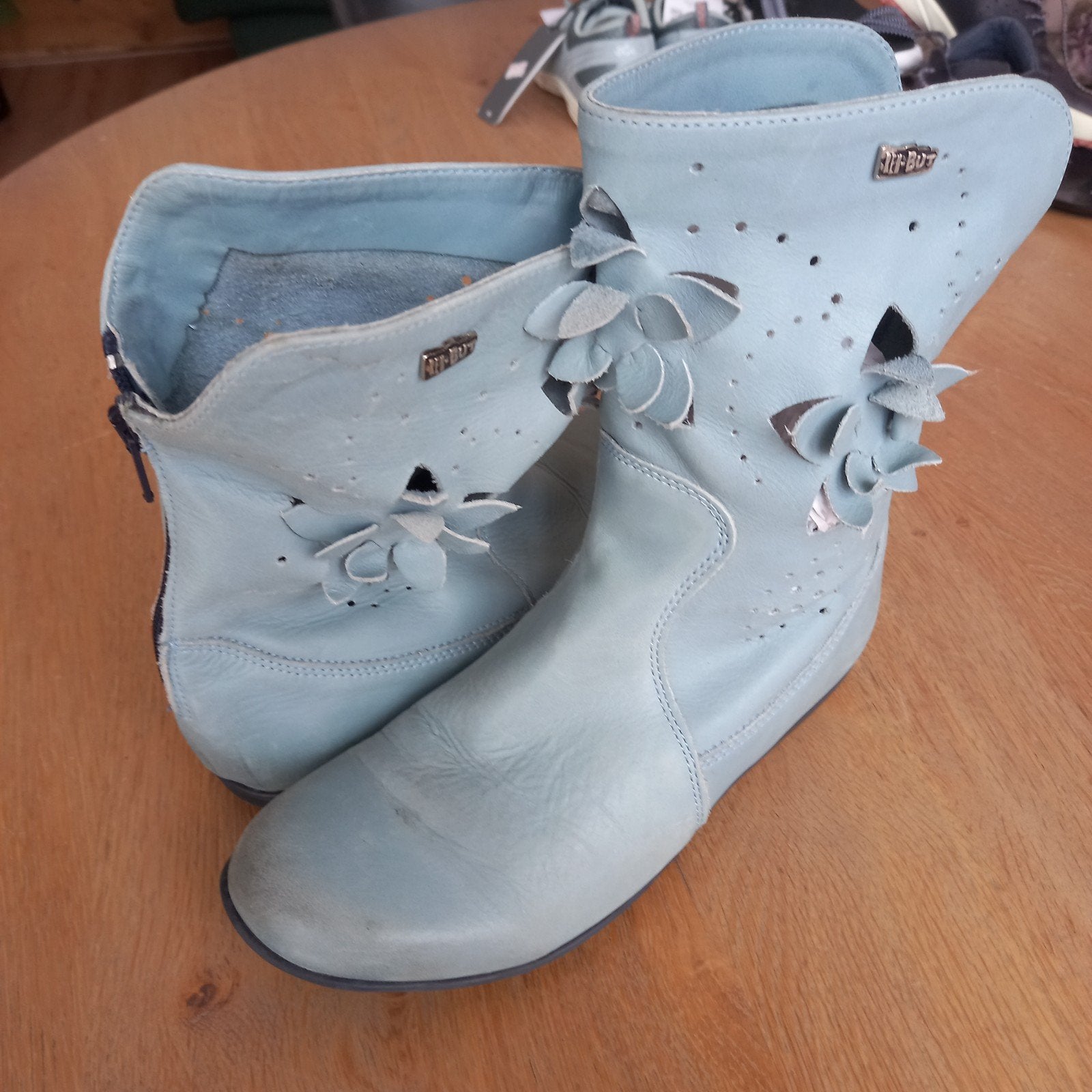 Lichtblauwe REN-BUT laarzen met bloemdetails, maat 33, Kleding | Dames, Blauw, Lage of Enkellaarzen, Ophalen of Verzenden, REN-BUT