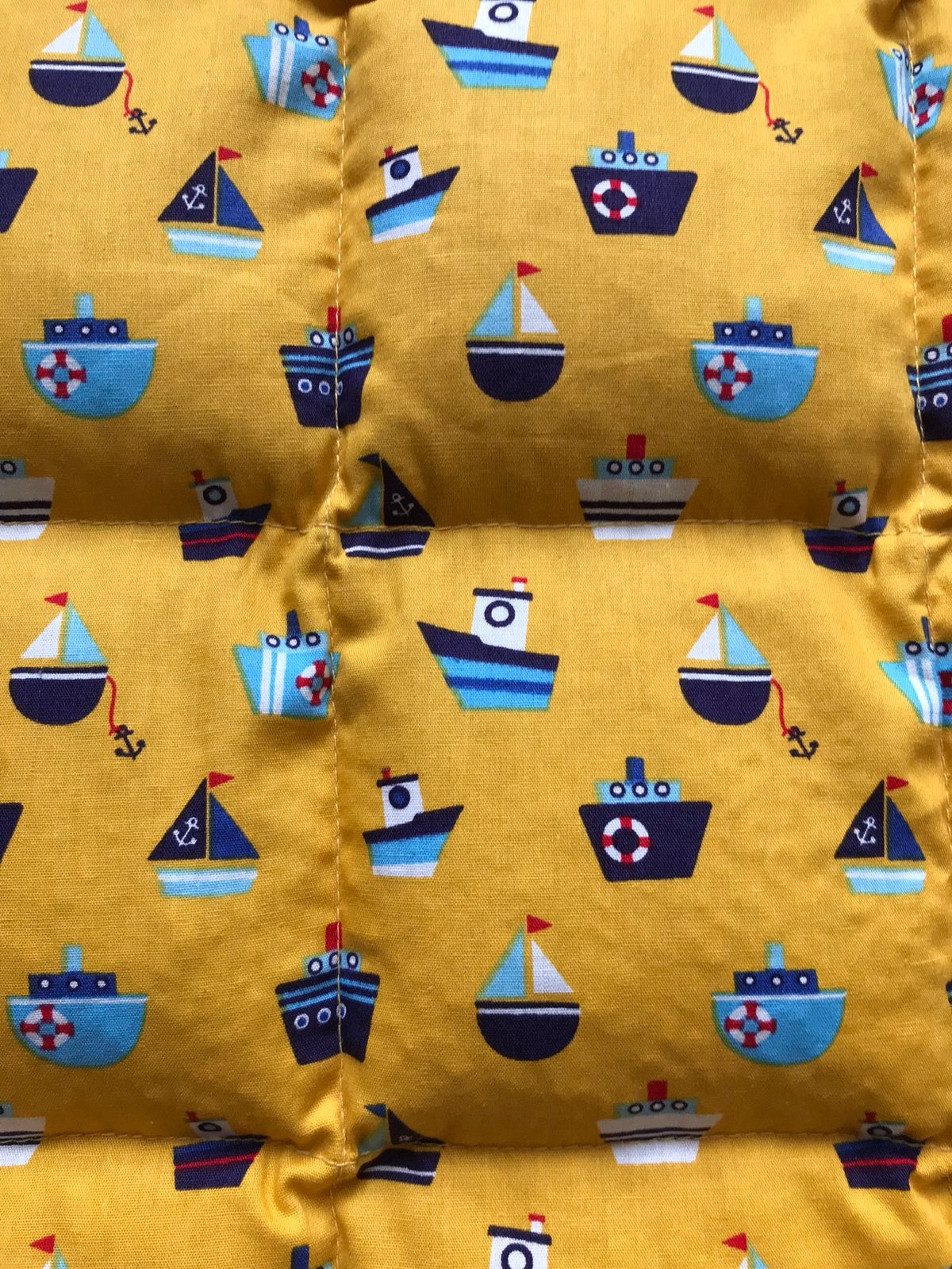 Warmtekussen, pittenzak, kruik. Geel met blauwe boten, Ophalen, Jongetje of Meisje, Geel, Nieuw