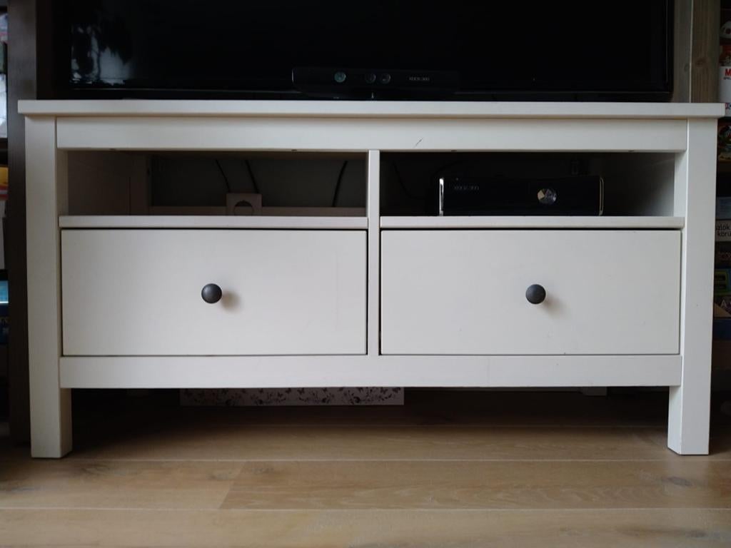 Hemnes TV kast Gratis ophalen in Voorhout, Ophalen, Zo goed als nieuw, 25 tot 50 cm, Minder dan 100 cm