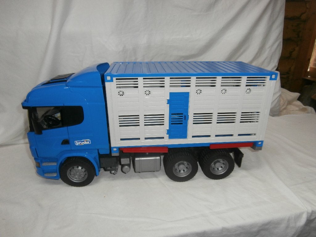 Bruder Scania R-560 truck met vee afzetcontainer en koe, Ophalen, Zo goed als nieuw