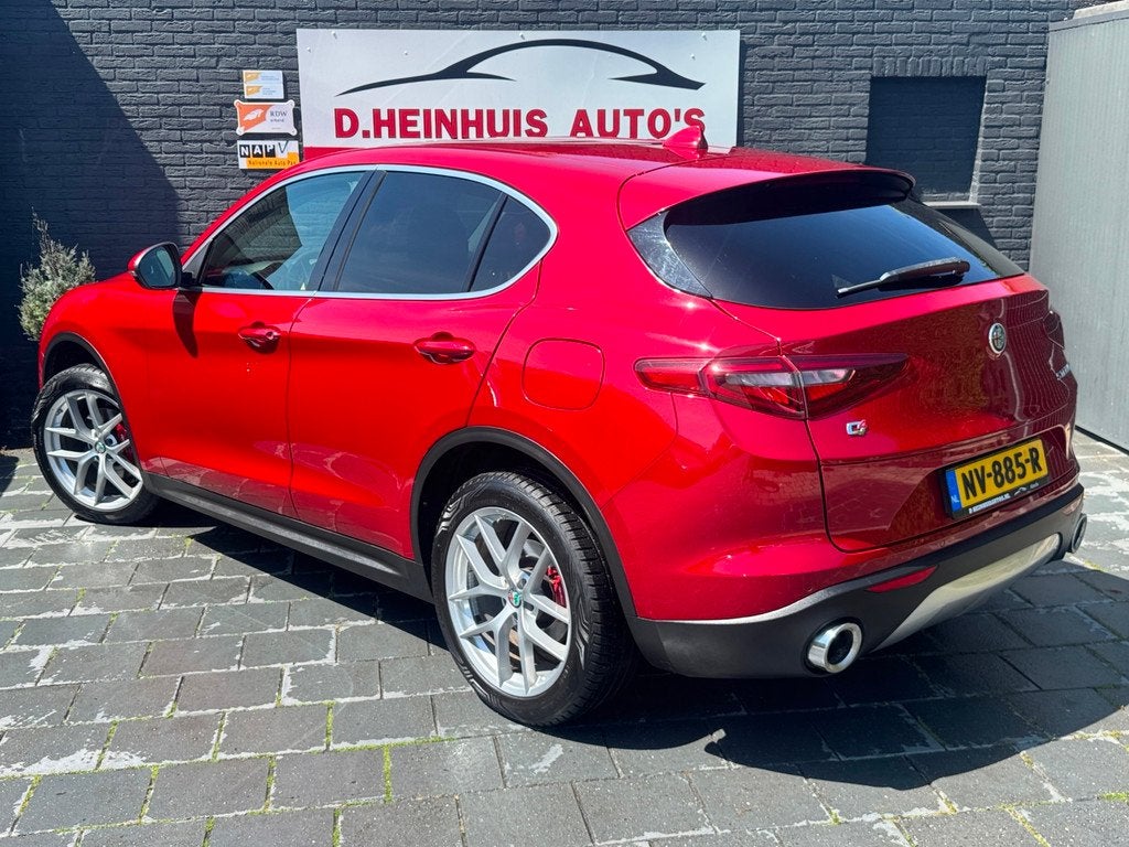 Alfa Romeo Stelvio 2.0 T AWD (export e.u. €14.400), Automaat, 4 cilinders, Bedrijf, 93 €/maand