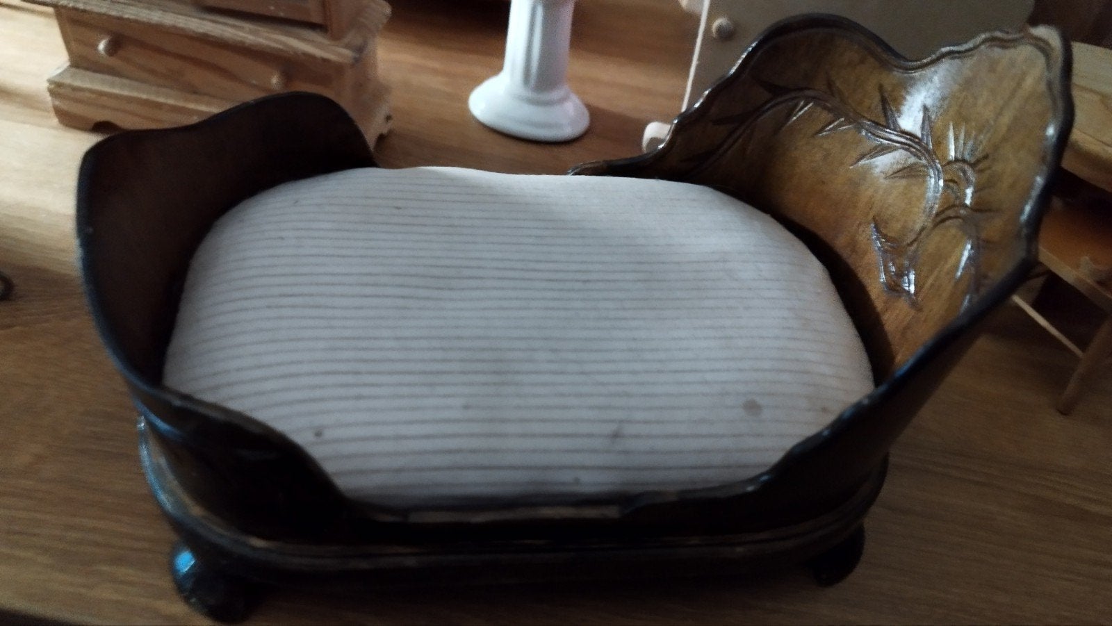 Antiek poppenhuis bed, Antiek en Kunst, Ophalen of Verzenden
