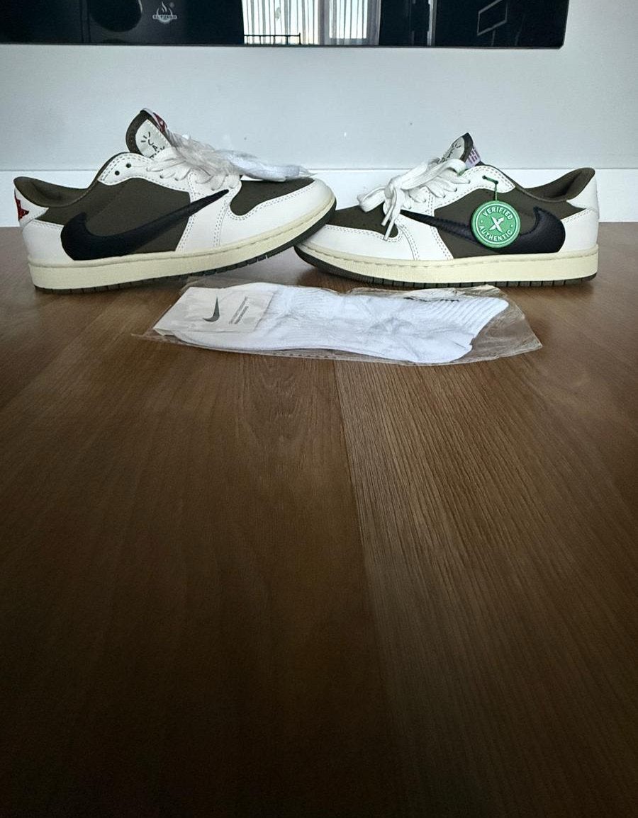 Travis scot schoenen medium olive nooit gedragen, Kleding | Dames, Schoenen, Overige kleuren, Nieuw, Ophalen of Verzenden, Sneakers of Gympen