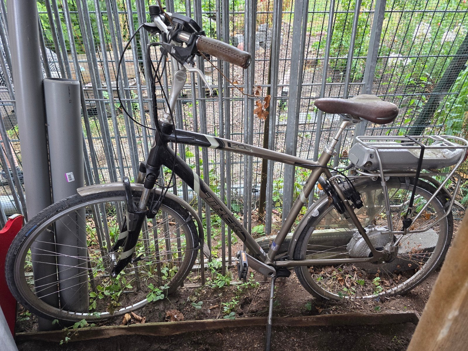 Elektrische fiets Trek navigator L700+, accu defect, Fietsen en Brommers, Elektrische fietsen, Ophalen, Gebruikt, 50 km per accu of meer