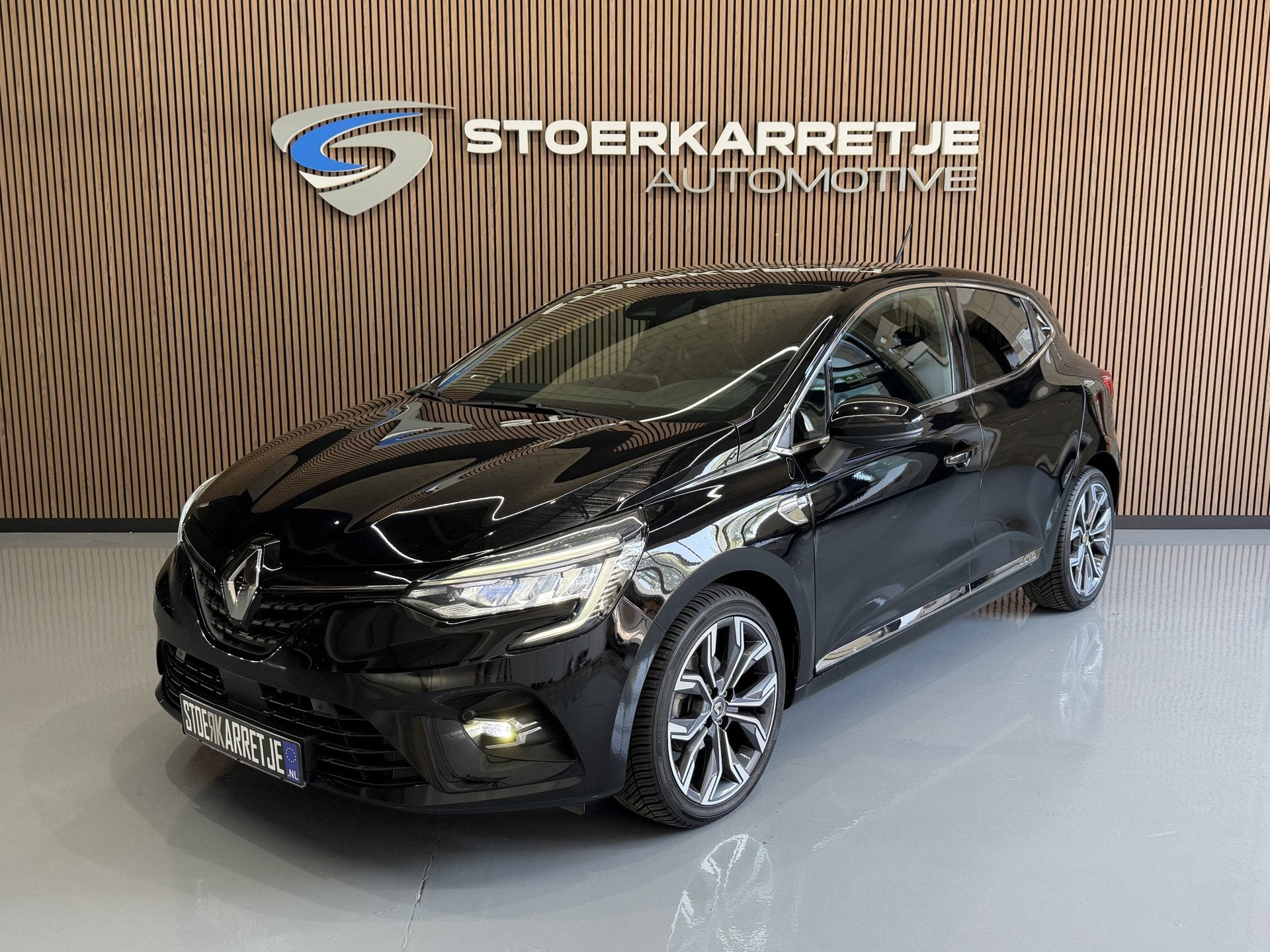 Renault Clio 1.0 TCe 100pk Edition One | Groot navi | Bose |, Auto's, Renault, Voorwielaandrijving, 101 pk, Gebruikt, Zwart