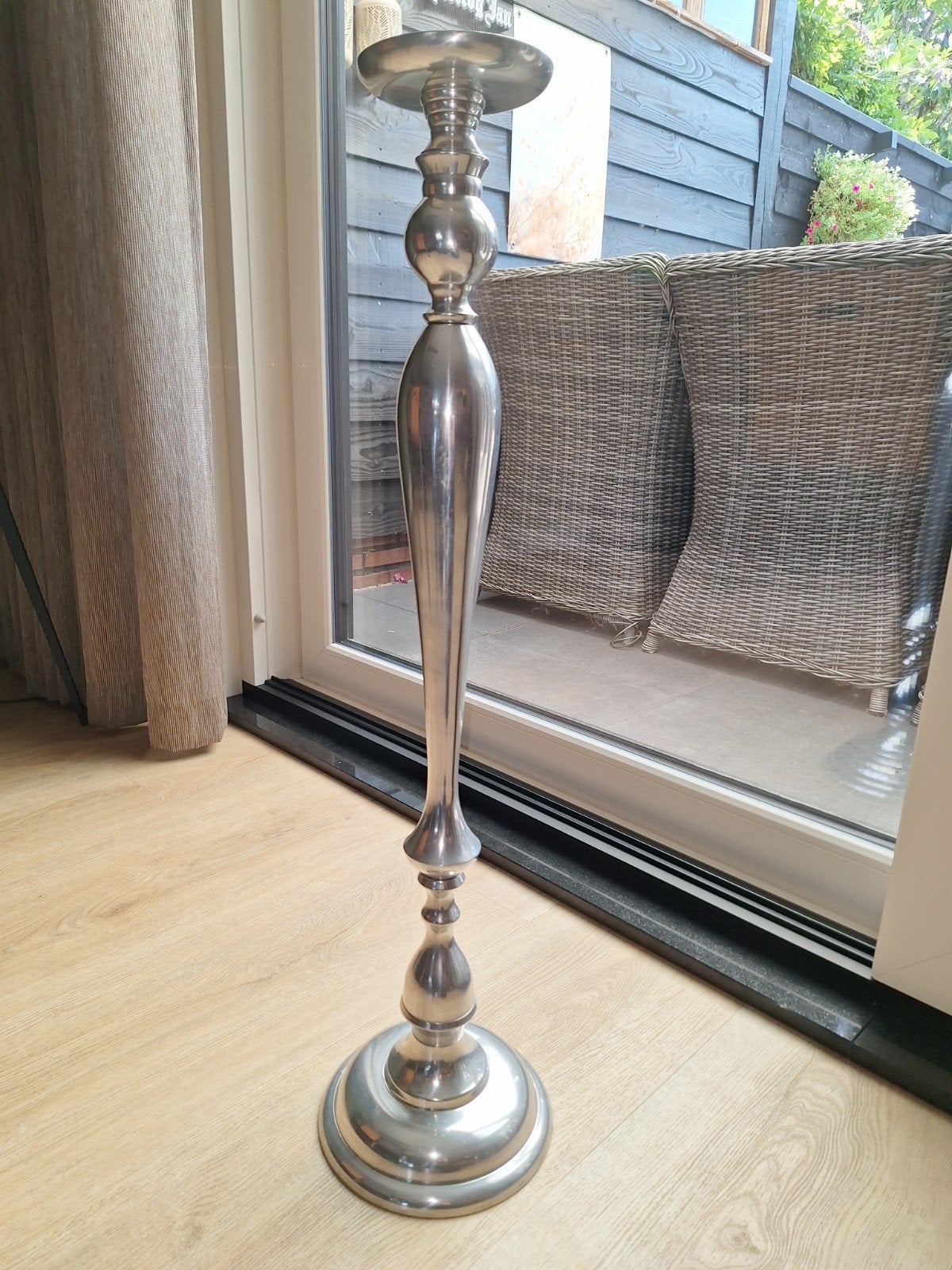 Grote zilverkleurige kandelaar - 82 cm hoog, Huis en Inrichting, Woonaccessoires | Kandelaars en Kaarsen, Ophalen, Gebruikt, Metaal