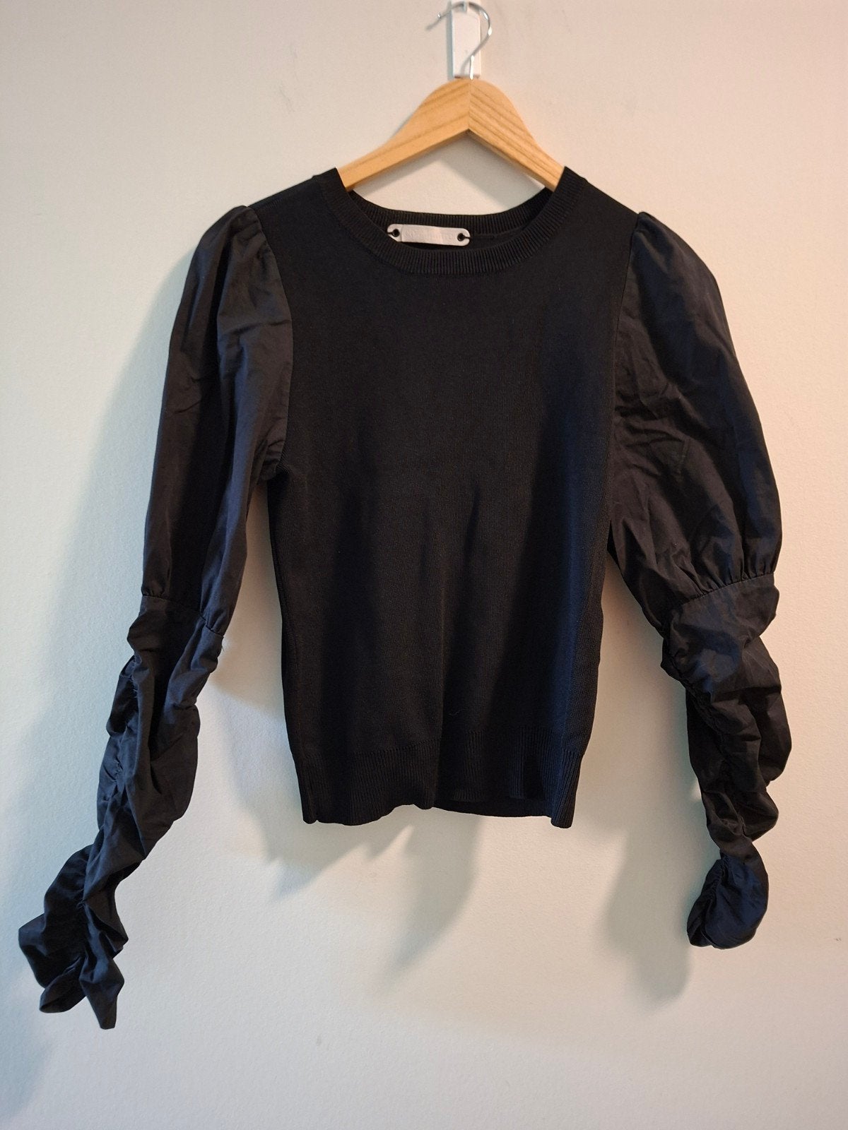 Zwart strak shirt met pofmouwen van Co'Couture, maat S, Kleding | Dames, T-shirts, Ophalen of Verzenden