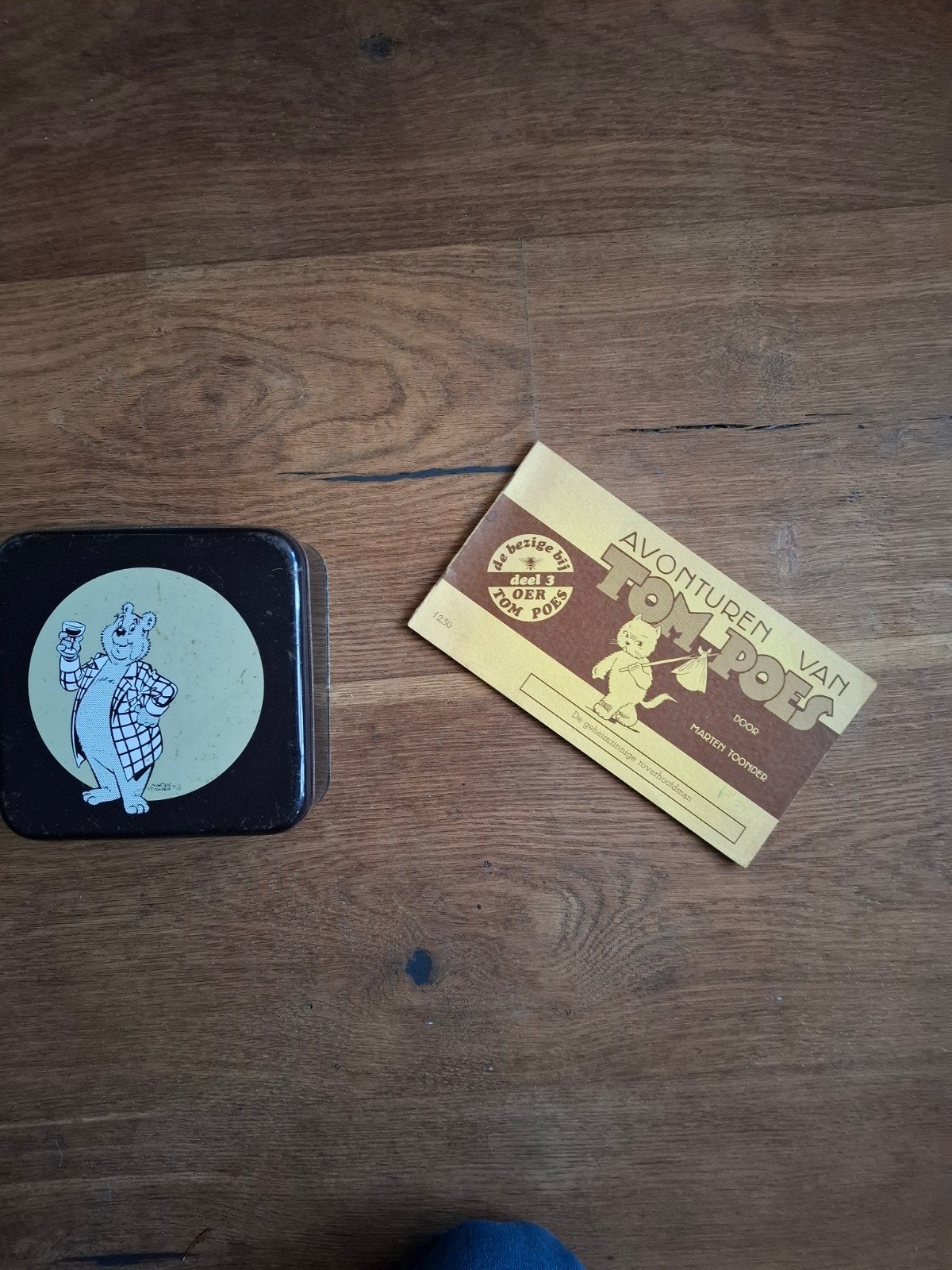 Oud koek blik en boek Olivier bommel Tom poes, Ophalen of Verzenden
