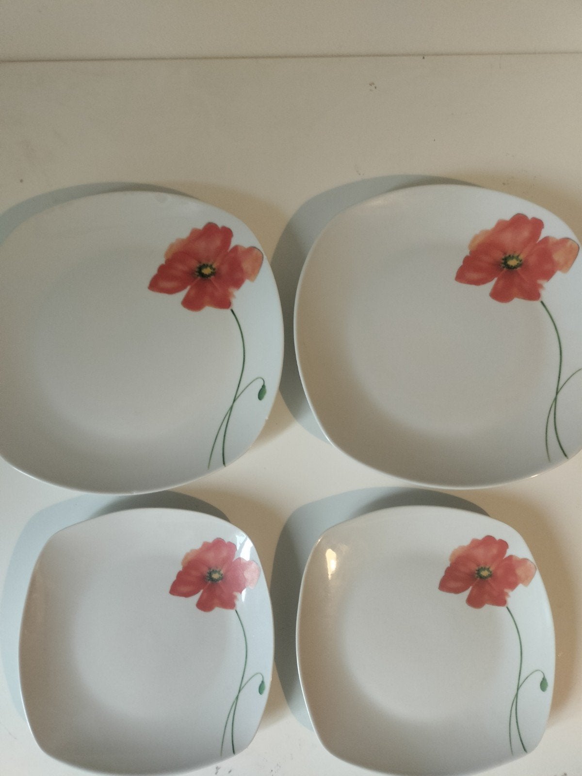 4 porseleinen bordjes met bloemmotief - Domestic Campo, Gebruikt, Overige merken, Ophalen of Verzenden, Bord(en)