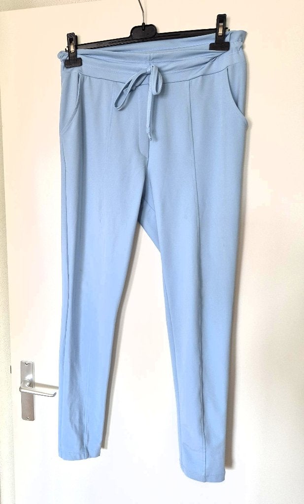 VeraJo Lichtblauwe broek, Ophalen, Blauw, Maat 42/44 (L), Zo goed als nieuw