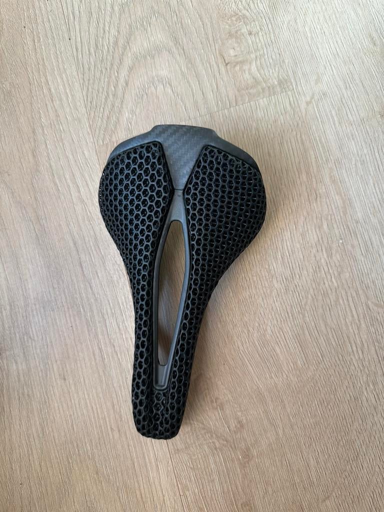 Carbon zadel, Fietsen en Brommers, Fietsonderdelen, Verzenden, Zo goed als nieuw, Zadel