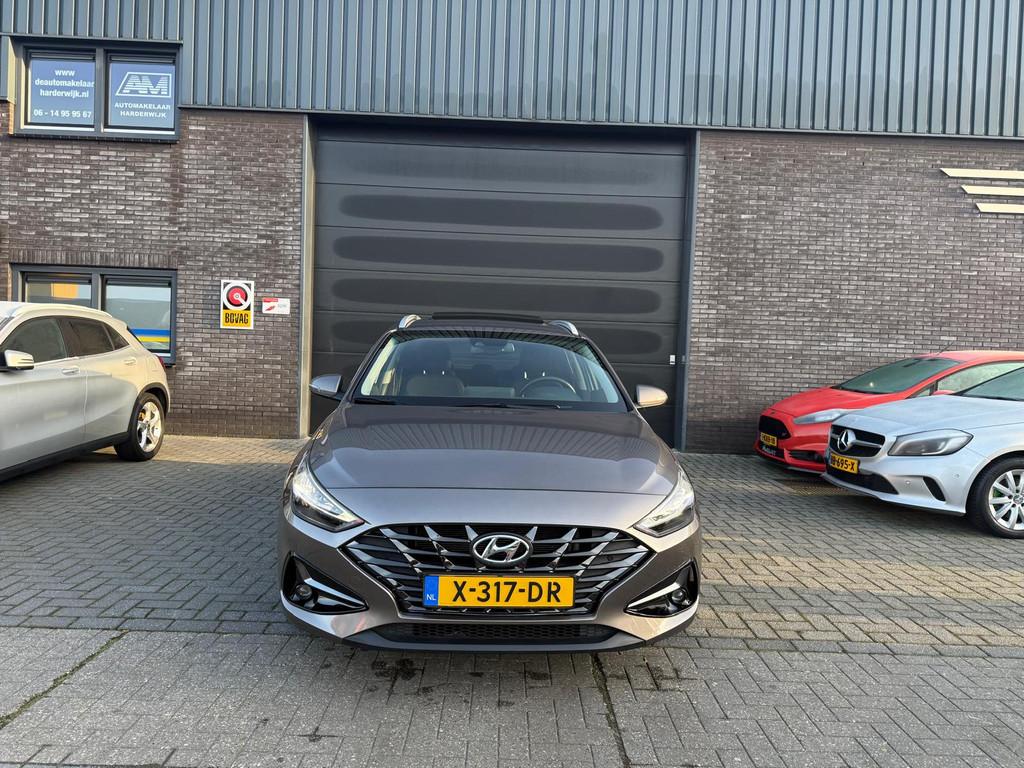 Hyundai i30 Wagon 1.5 T-GDi MHEV Premium | 1E EIGENAAR | 12M, Stof, Gebruikt, Euro 6, 4 cilinders