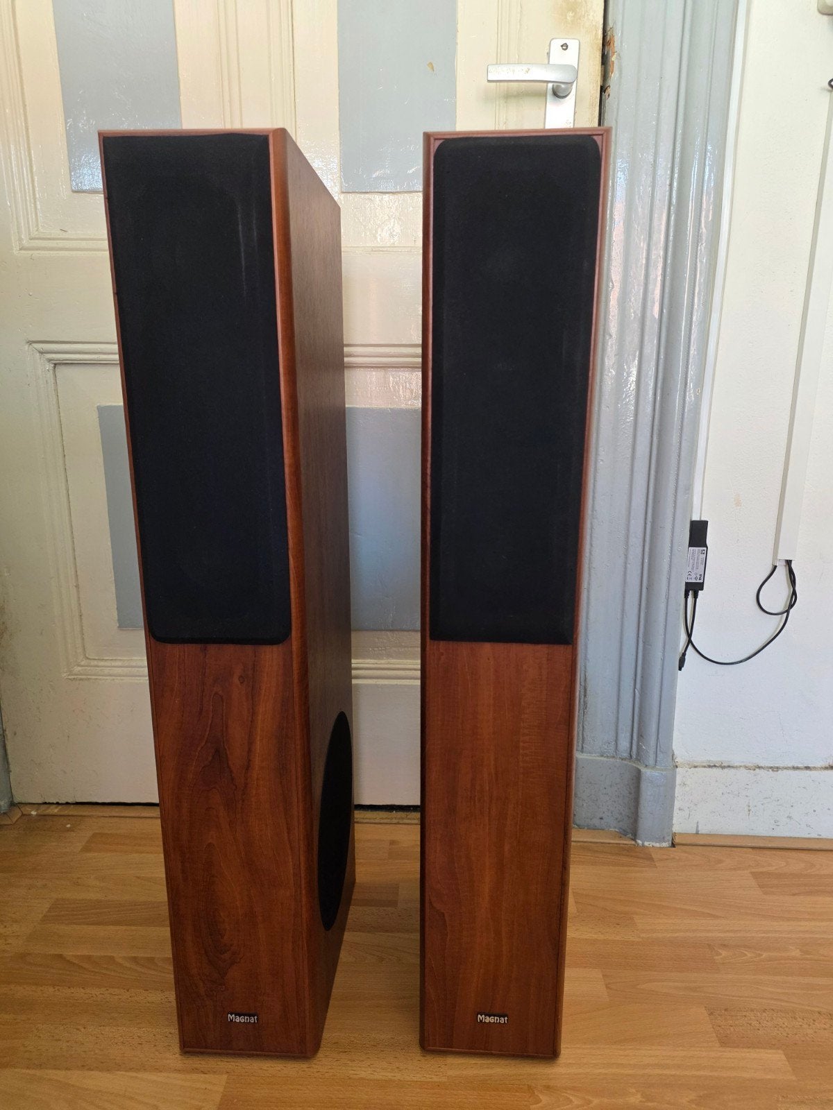 Magnat Monitor 990 SET - Krachtige Vloerstaande Speakers
