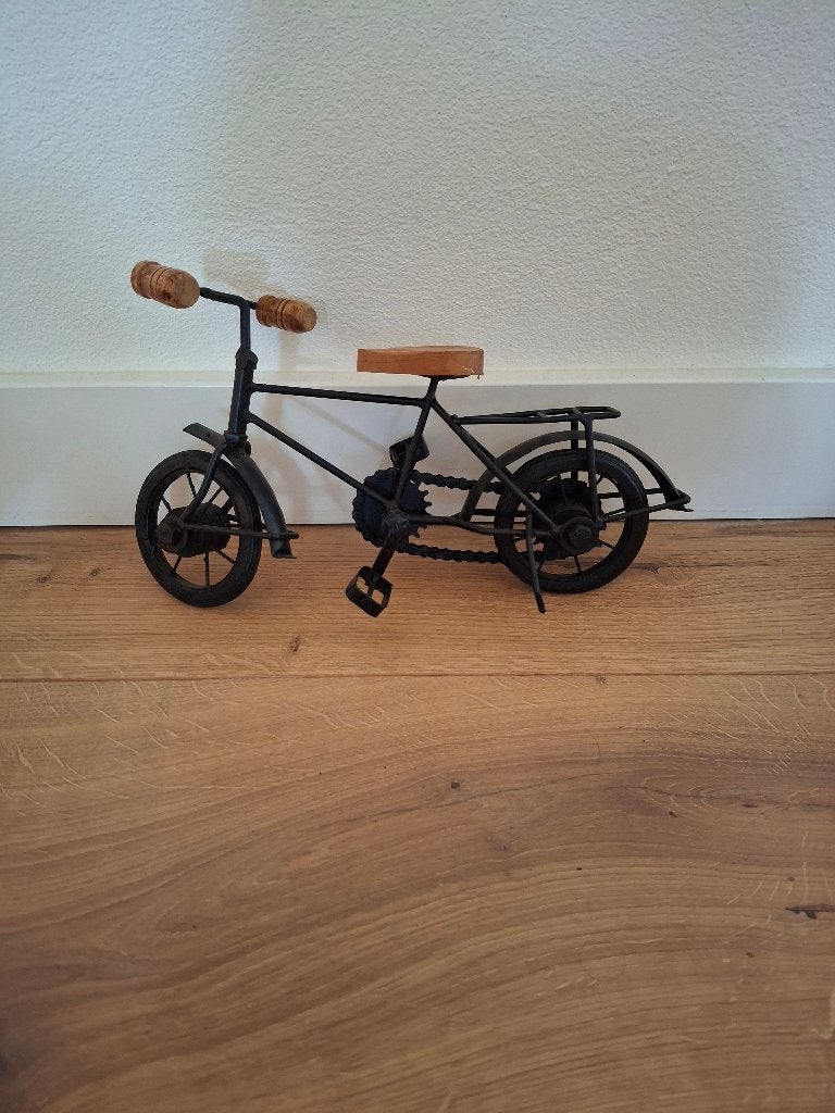 Fietsje metaal en hout, Zwart, Overige stijlen, Ophalen of Verzenden, Zo goed als nieuw