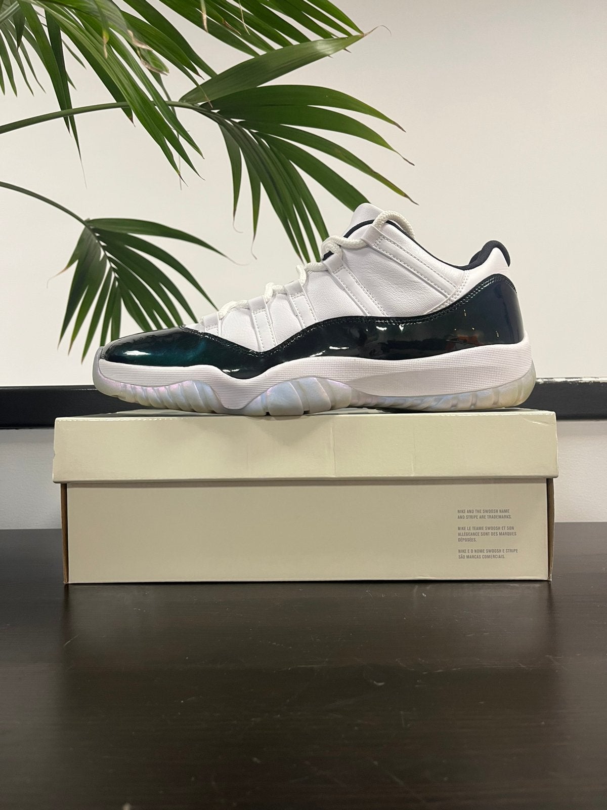 Jordan 11 Low Iridescent, Wit, Ophalen of Verzenden, Sneakers of Gympen, Zo goed als nieuw